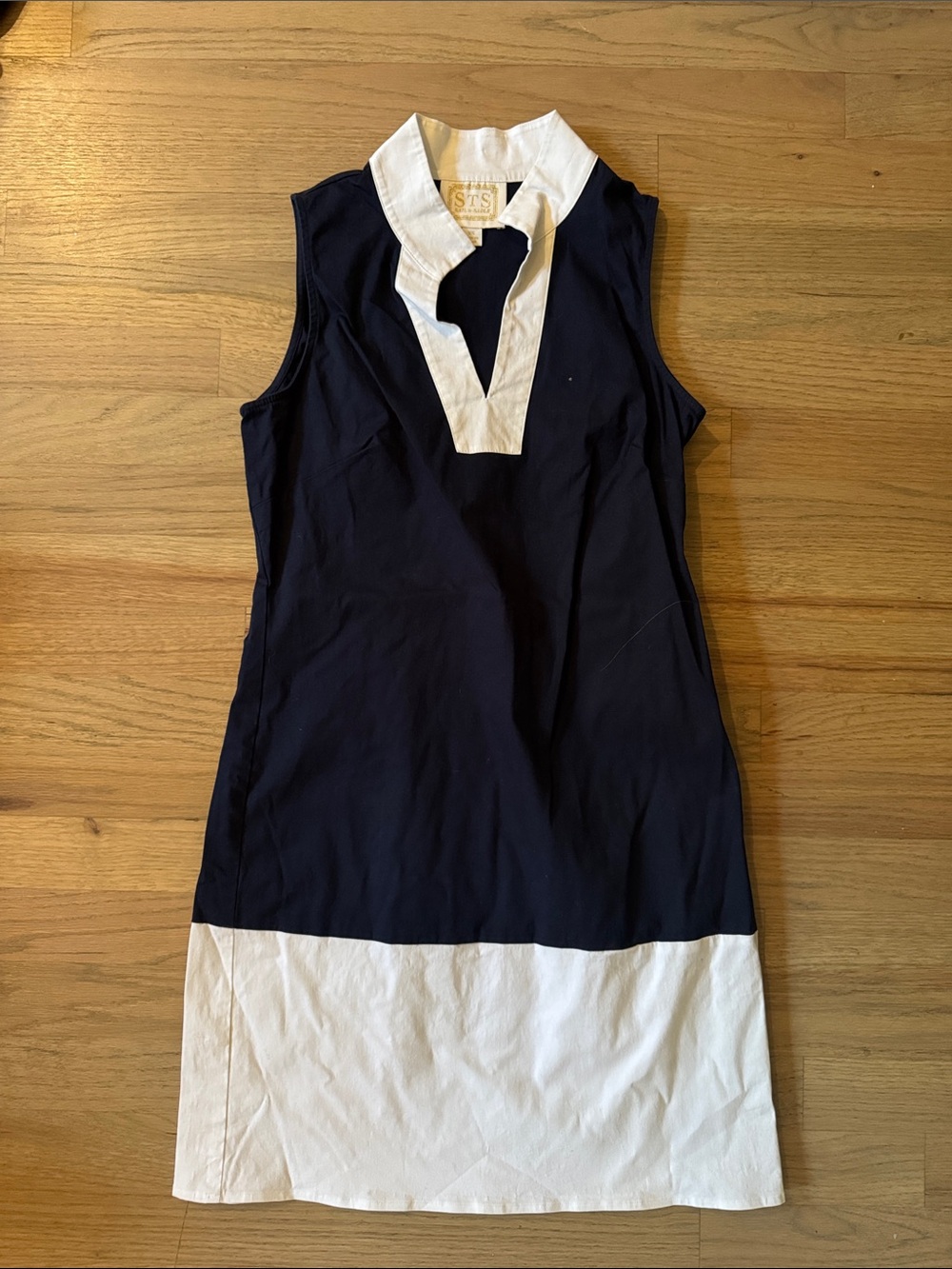 Sleeveless Navy and White Contrast Shift Dress